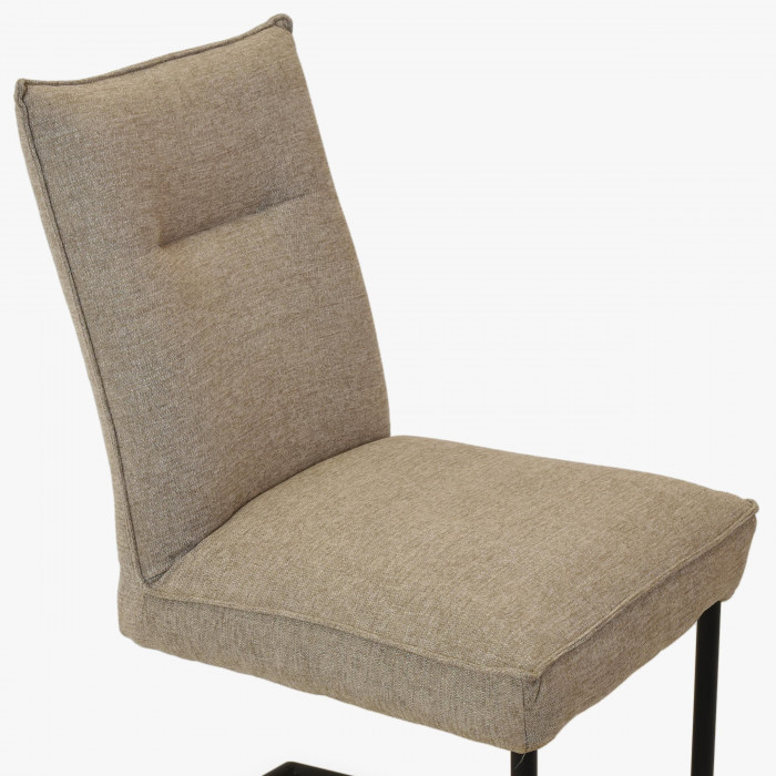 Krzesła na metalowych nogach, tkanina w kolorze beżowym , {PARENT_CATEGORY_NAME - 11