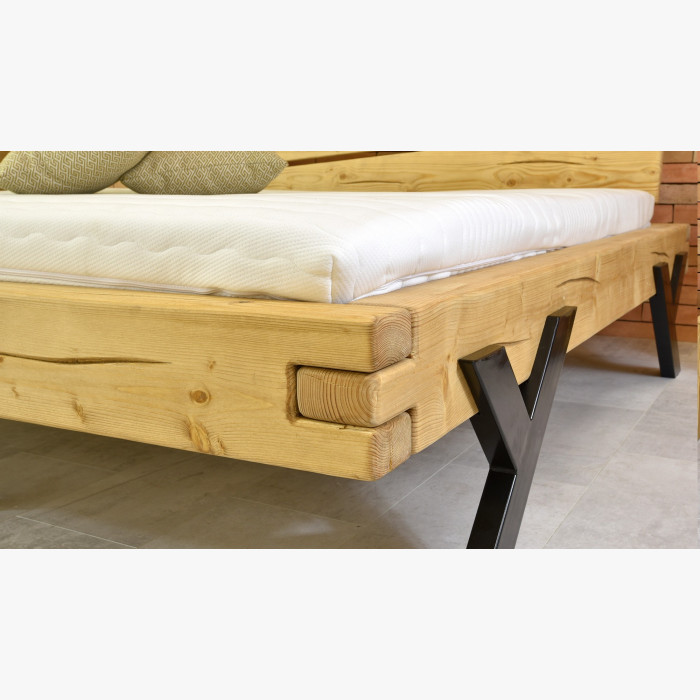 Łóżko designerskie z belek, nogi stalowe w kształcie litery Y, 160 x 200 cm , {PARENT_CATEGORY_NAME - 6