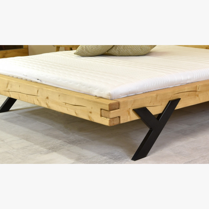 Łóżko designerskie z belek, nogi stalowe w kształcie litery Y, 180 x 200 cm , {PARENT_CATEGORY_NAME - 7