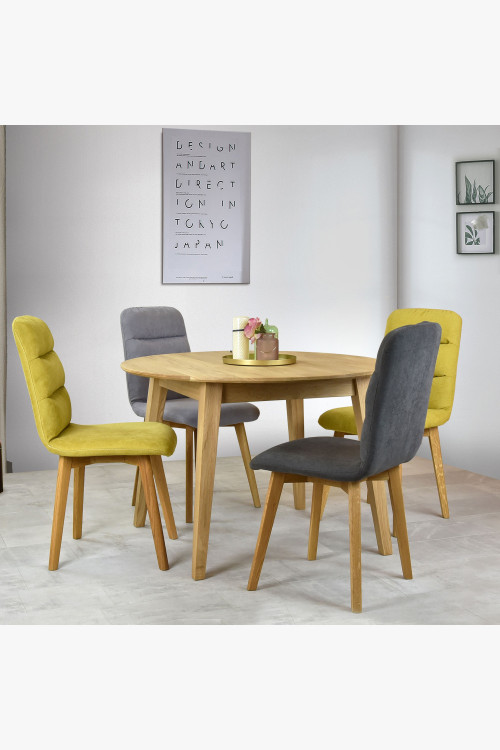 Okrągły drewniany stół z krzesłami - 1